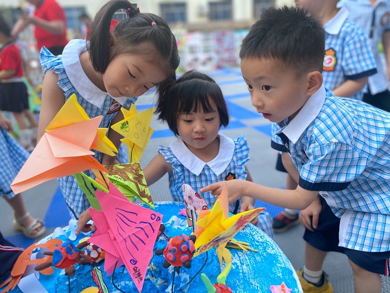 縣直機(jī)關(guān)幼兒園慶六一繪畫展.jpg